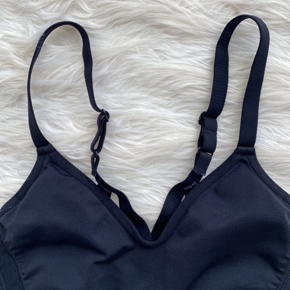 Under Armour‎ | Black Seamless Longline Sports Bra - Picture 4 of 14